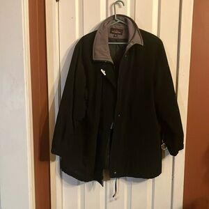 ￼ 2X only worn twice heavy winter black coat very well-made